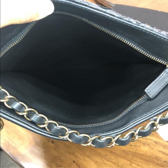 Chanel medallion black python wristlet - Picture 8 of 9